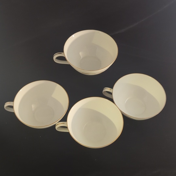 Violet China Golden Wheat Cups - Picture 3 of 6